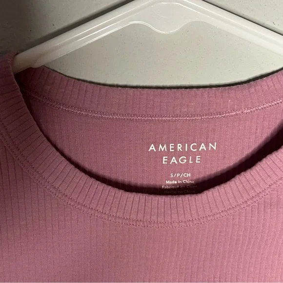 American Eagle Outfitters Ribbed Mauve Crop Short Sleeve Tee- Size Small - Picture 3 of 4